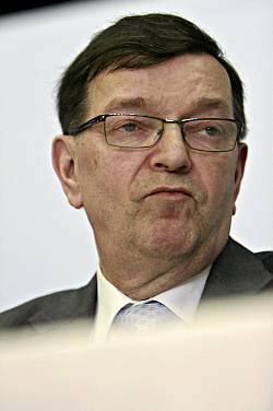 Picture Of Paavo Väyrynen