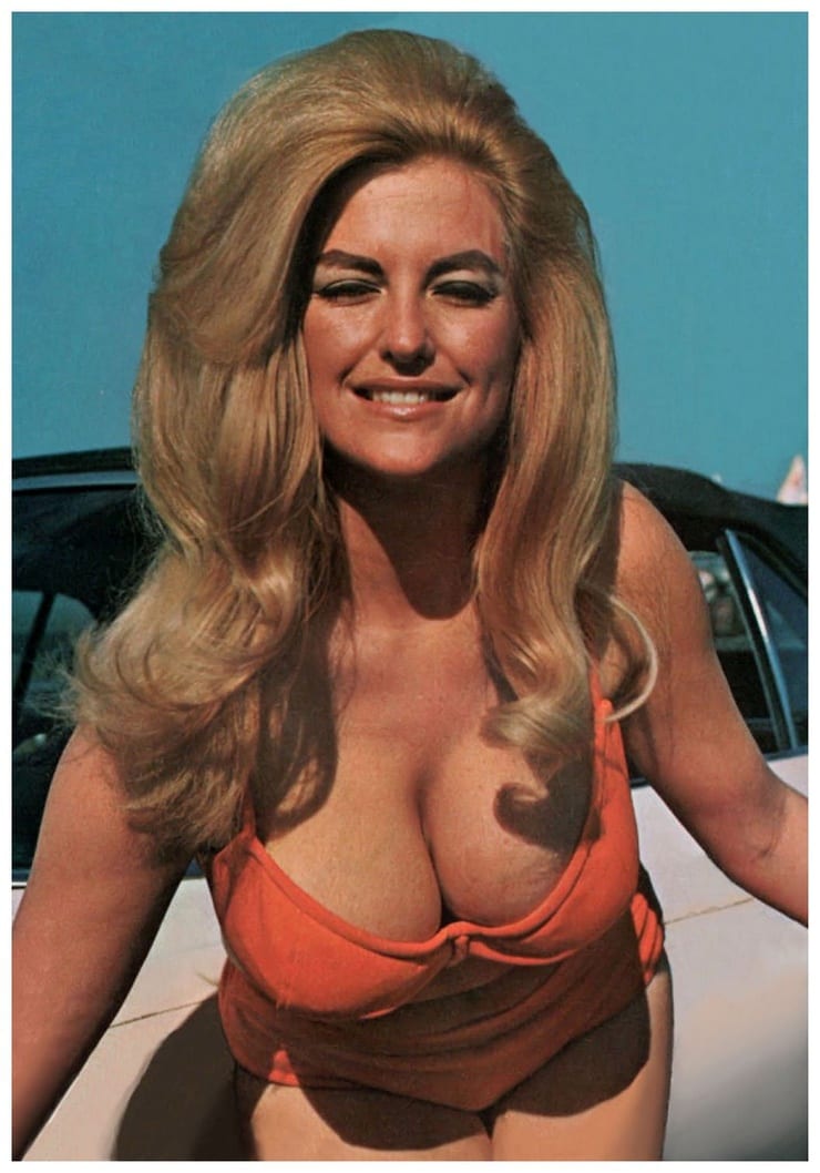 SEXY MISS HURST LINDA VAUGHN 8X10 PHOTO INDY 500 TROPHY QUEEN BUSTY BLONDE  BOMB