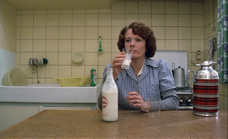 Jeanne Dielman, 23, Quai du Commerce, 1080 Bruxelles (1975) Jeanne Dielman, 23, Quai du Commerce, 1080 Bruxelles (1975)