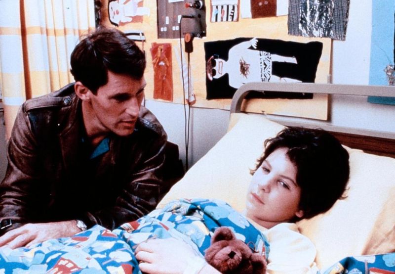 Paperhouse (1988)