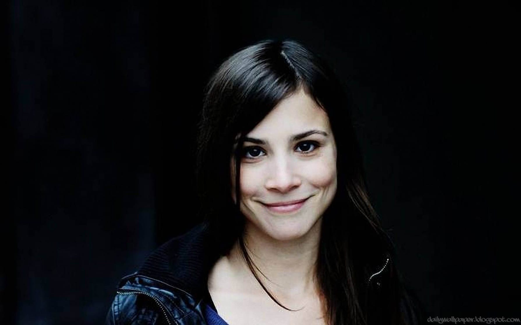 Aylin Tezel Aylin Tezel