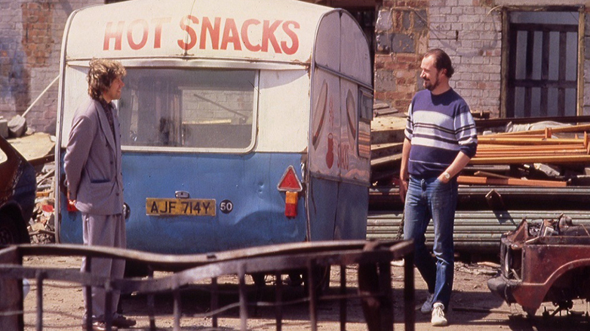 Life Is Sweet (1990)