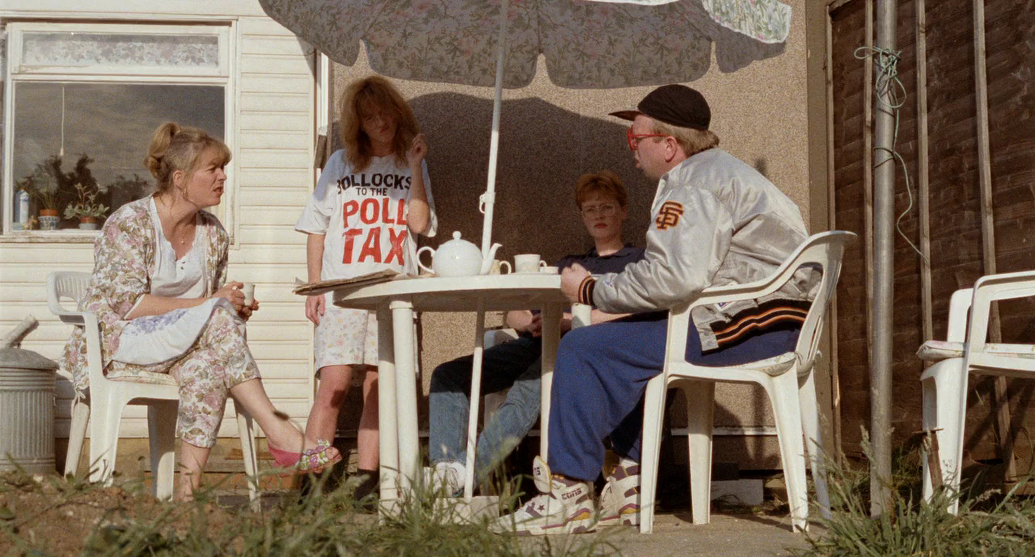 Life Is Sweet (1990)