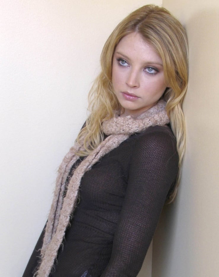 Picture of Elisabeth Harnois