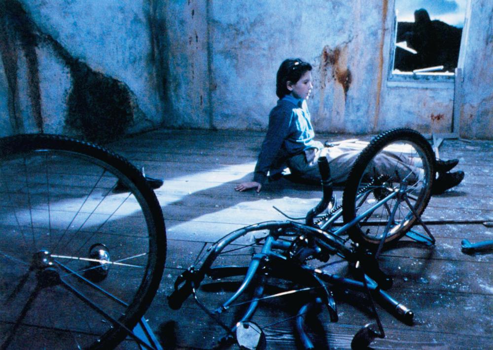 Paperhouse (1988) Paperhouse (1988)