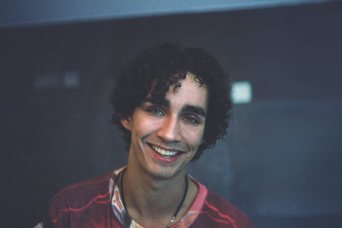 Robert Sheehan