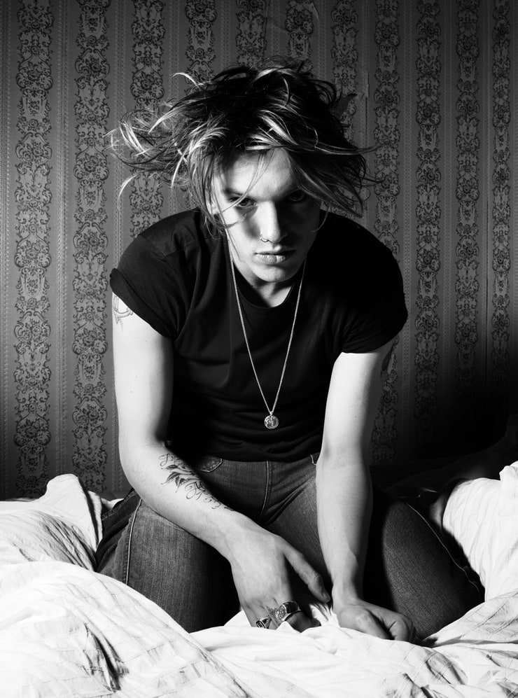 Next photo of Jamie Campbell Bower