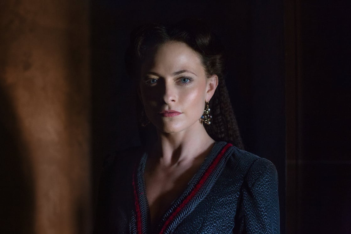 Lara Pulver