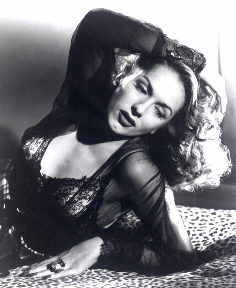 Jenny Tomasin Jenny Tomasin