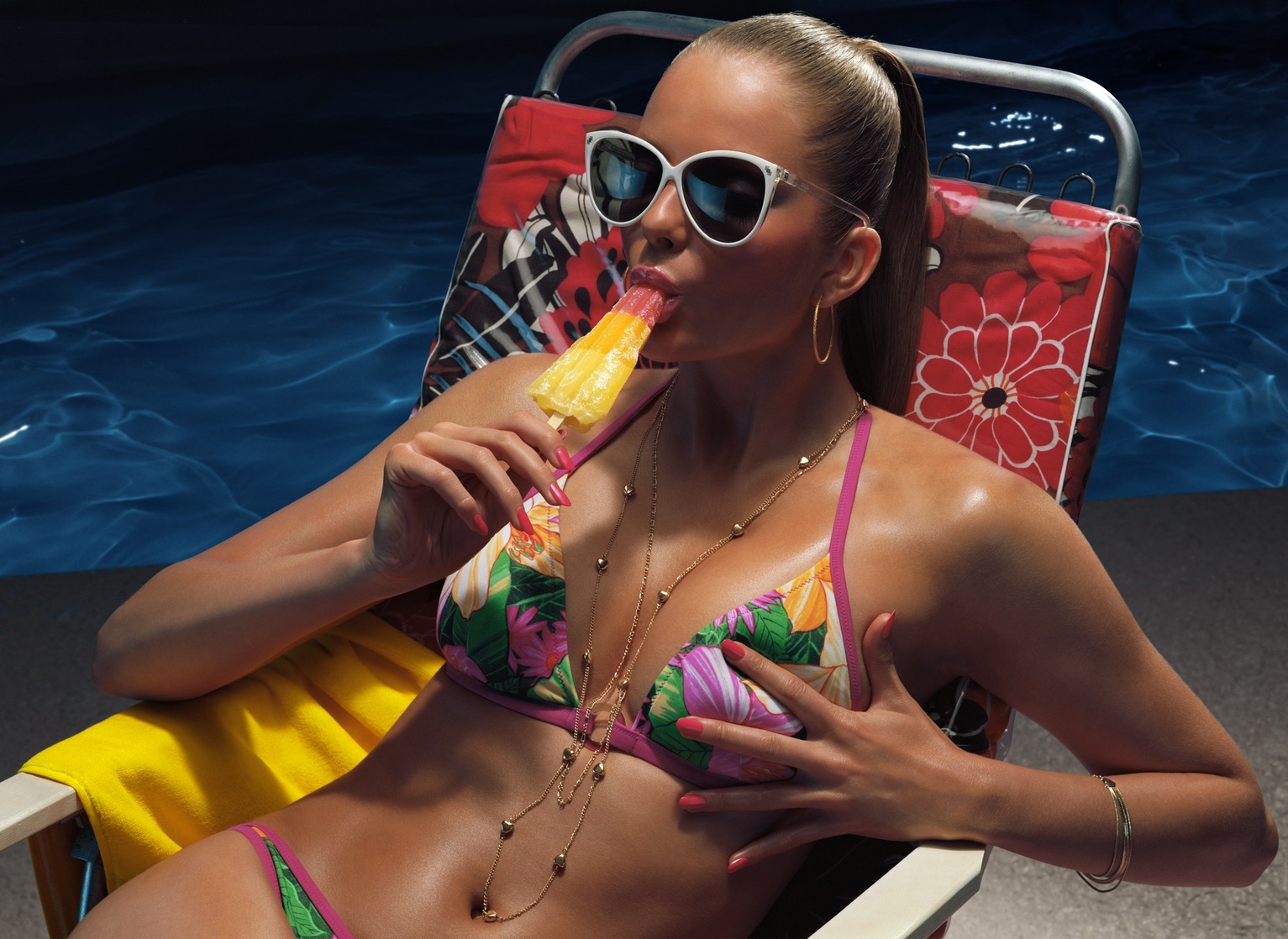 Eniko Mihalik Eniko Mihalik