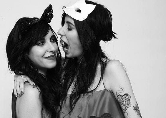 Veronicas video. The Veronicas think of me. Lisa and Jessie.