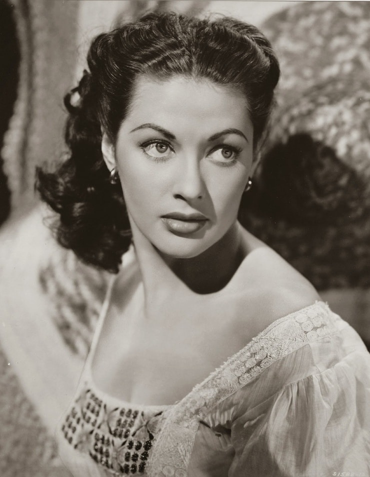 Next photo of Yvonne De Carlo