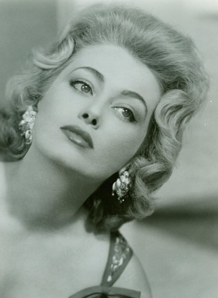 Rue mcclanahan young photos