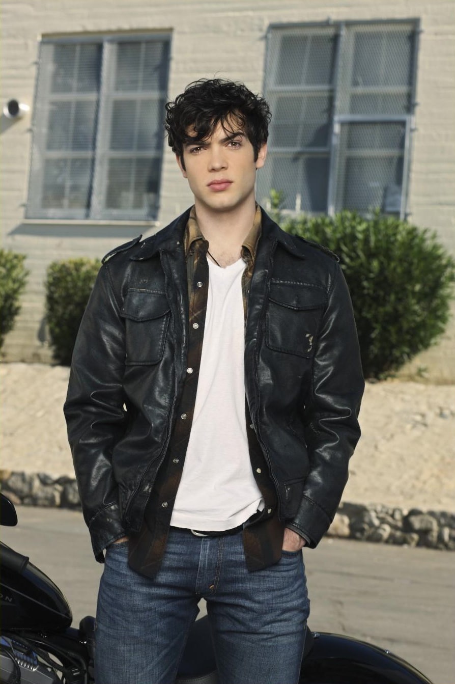 Ethan Peck as spock