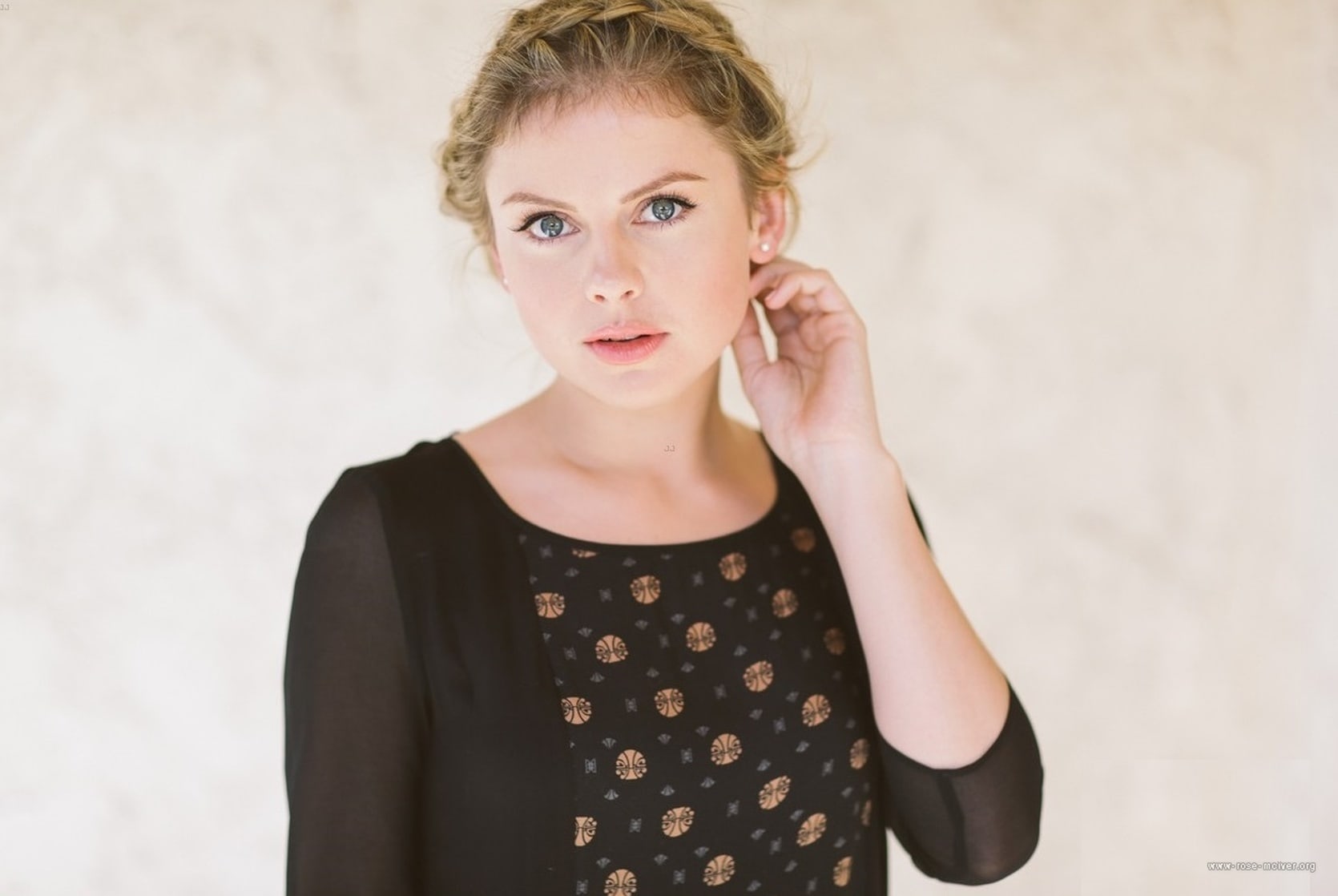 Rose McIver Rose McIver