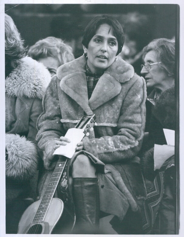 Picture of Joan Baez.