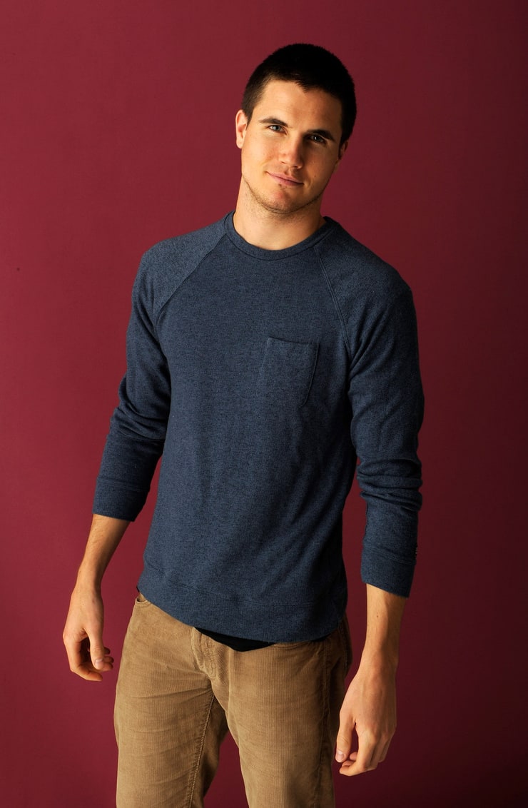 Robbie Amell image