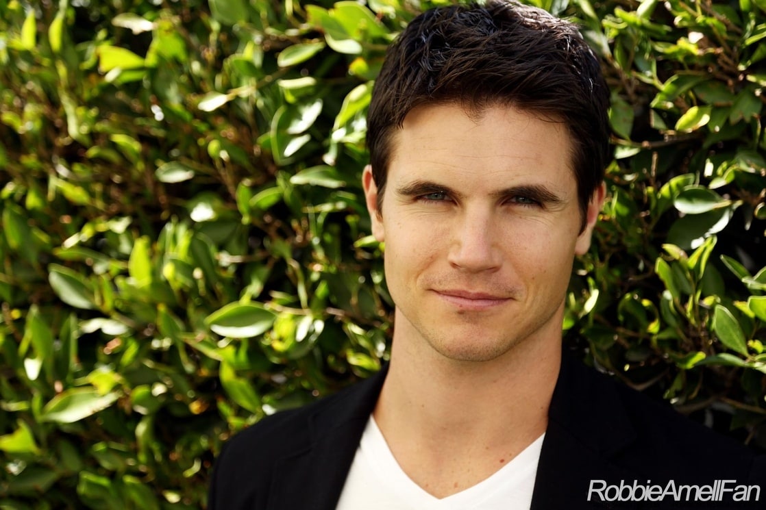 Robbie Amell