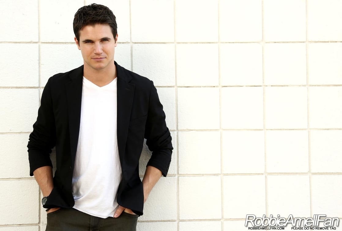 Robbie Amell