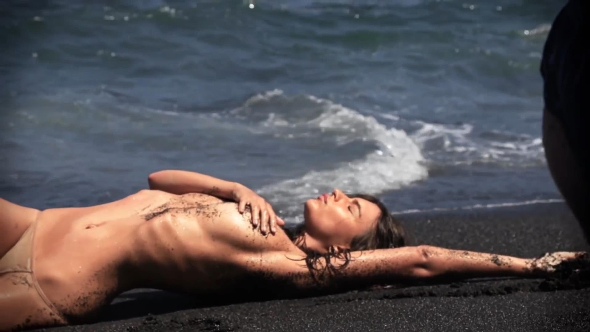 Emily Ratajkowski
