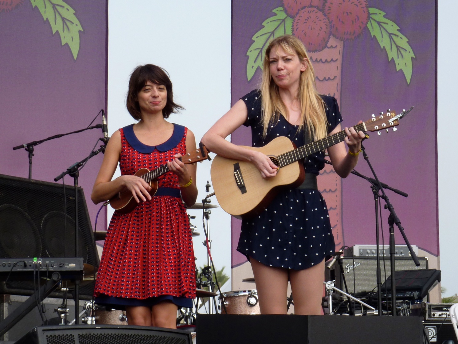 Riki Lindhome And Kate Micucci