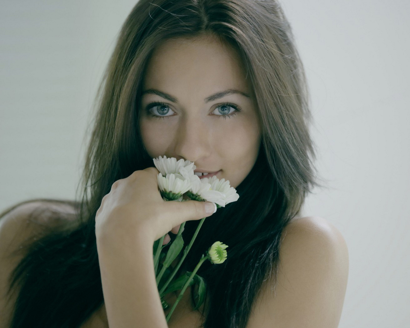 Michaela Isizzu Michaela Isizzu