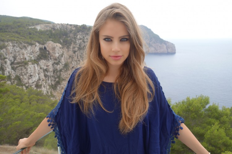 Xenia Tchoumitcheva Xenia Tchoumitcheva