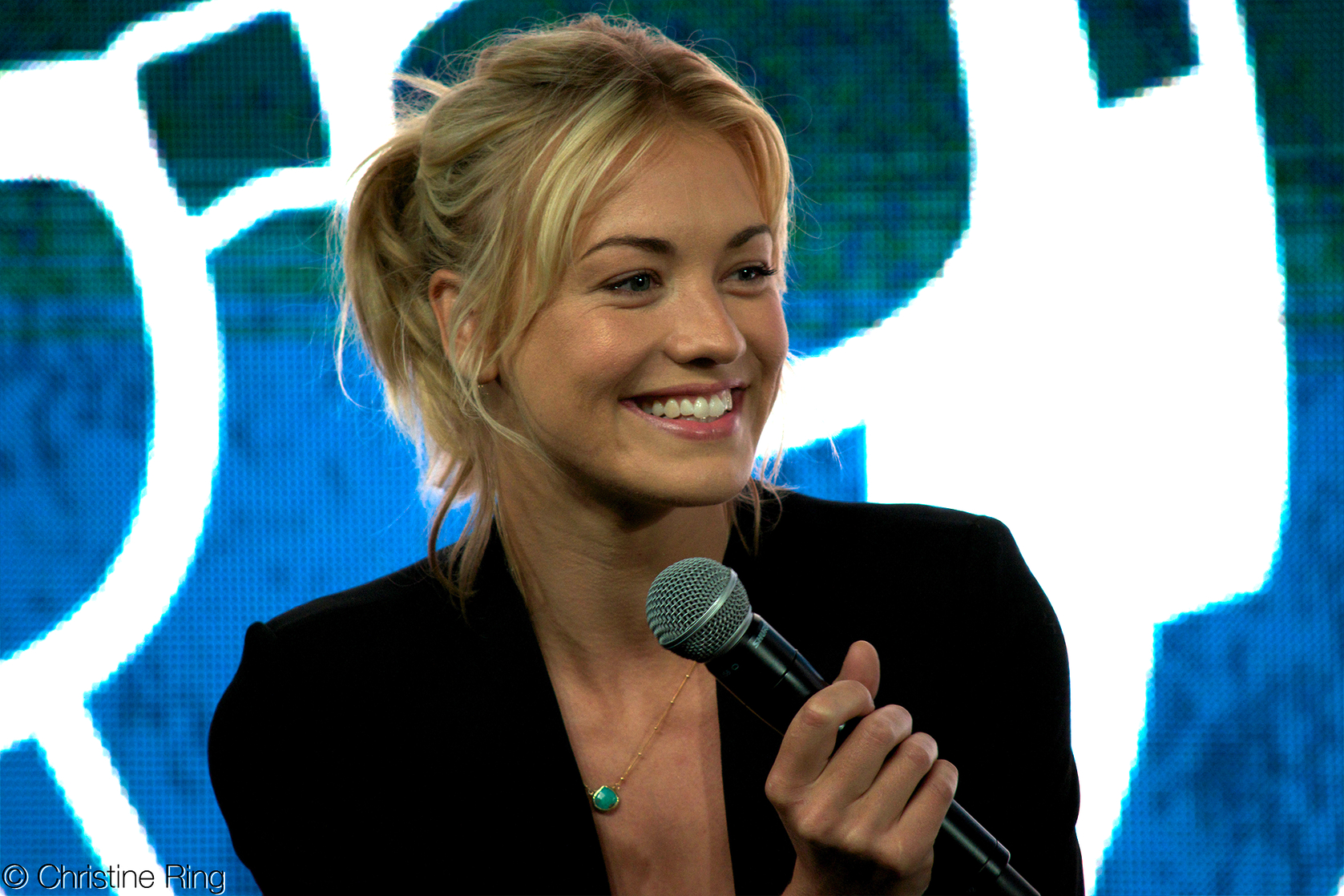 Yvonne Strahovski