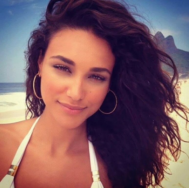 Débora Nascimento Débora Nascimento