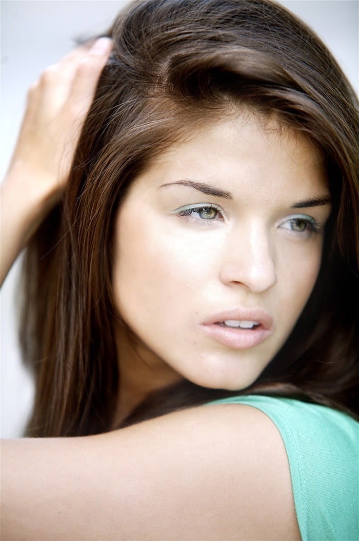 Marie Avgeropoulos husband 2019