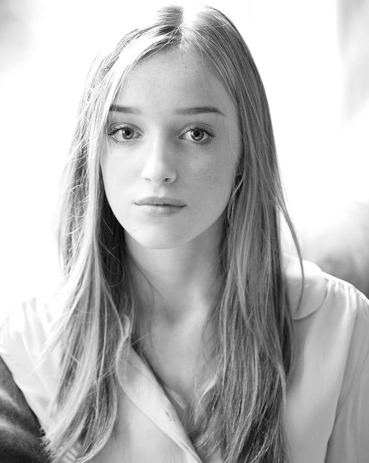 Image of Phoebe Dynevor