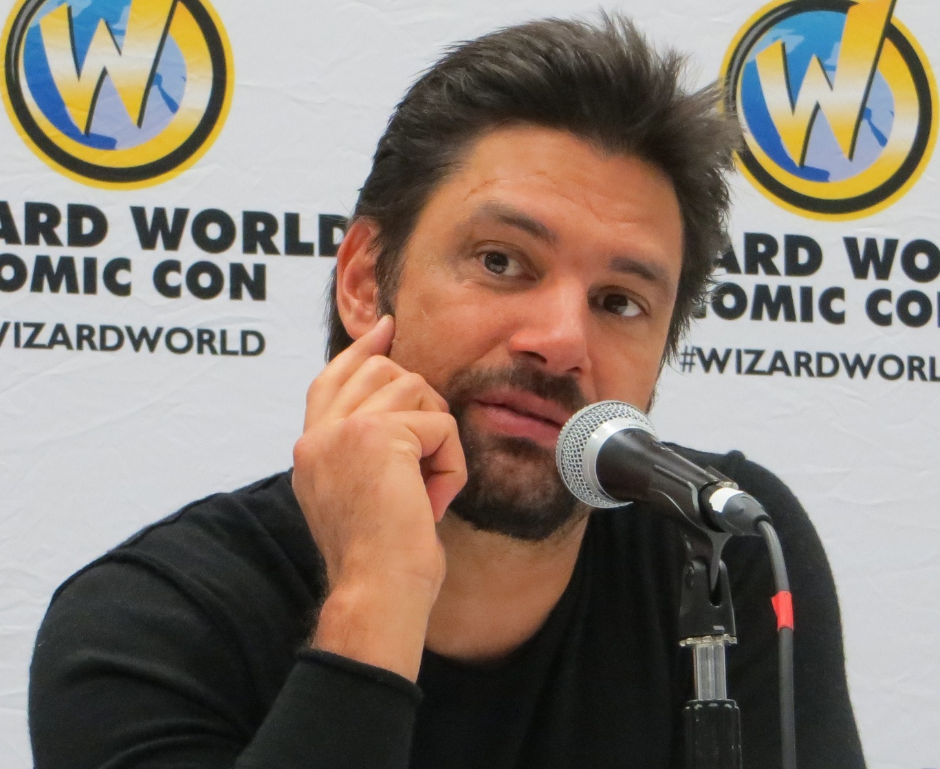 Manu Bennett