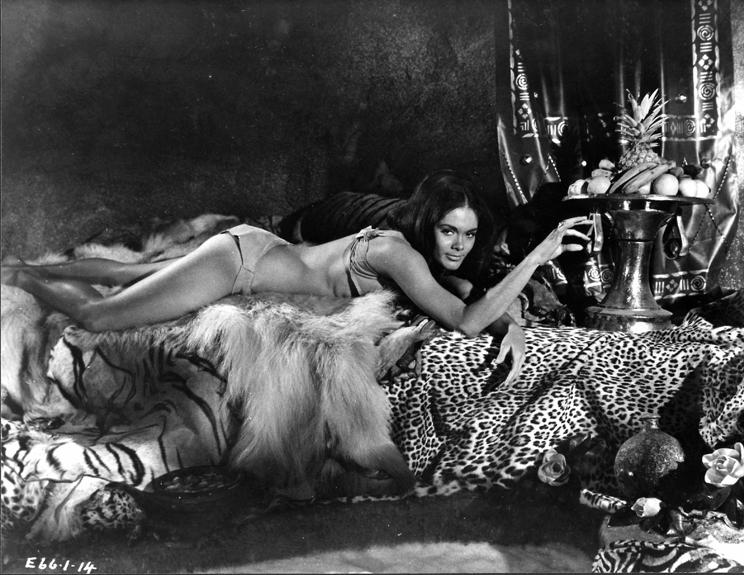 Martine Beswick Martine Beswick