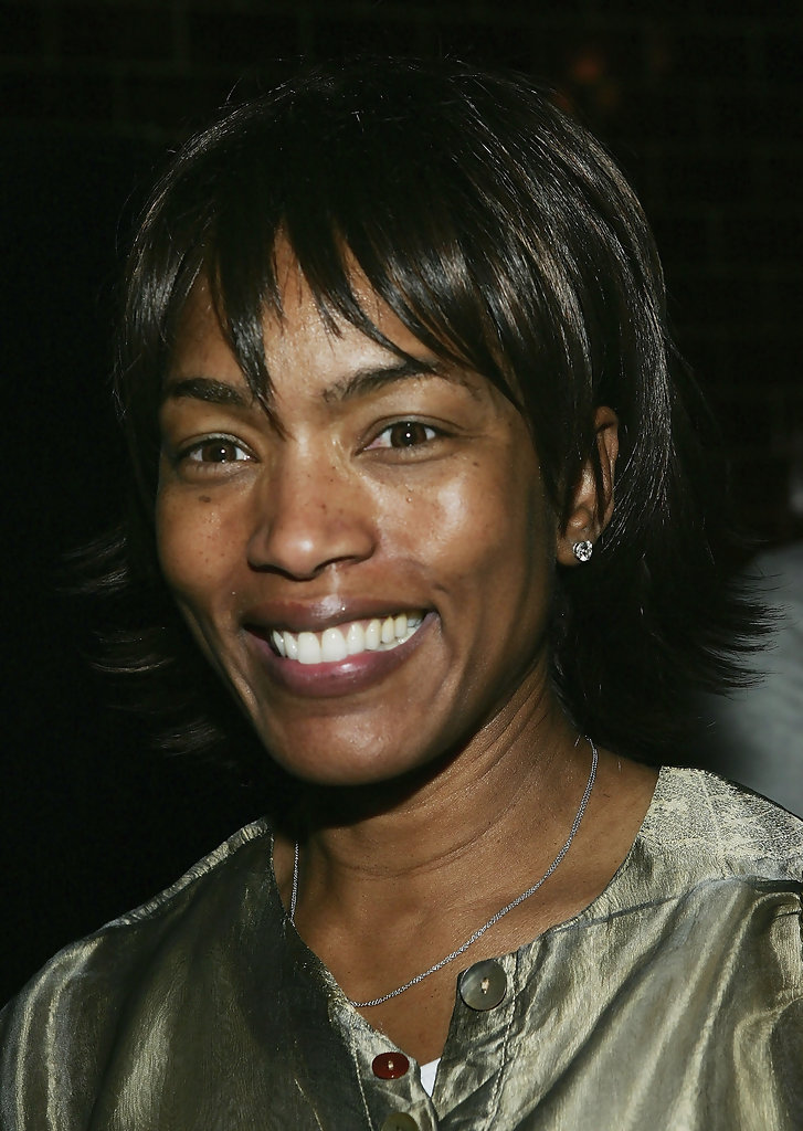 Picture of Angela Bassett.