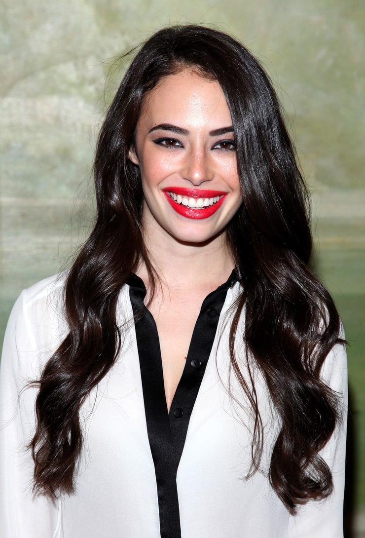 Next photo of Chloe Bridges