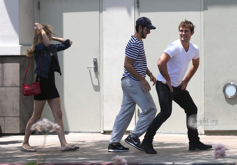 Alex Pettyfer