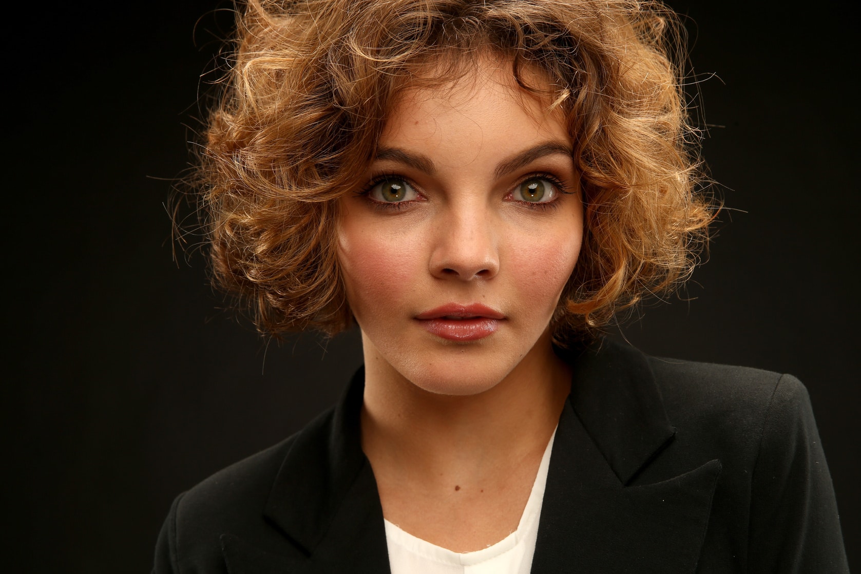 Picture of Camren Bicondova