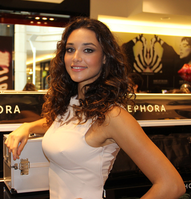 Picture of Débora Nascimento