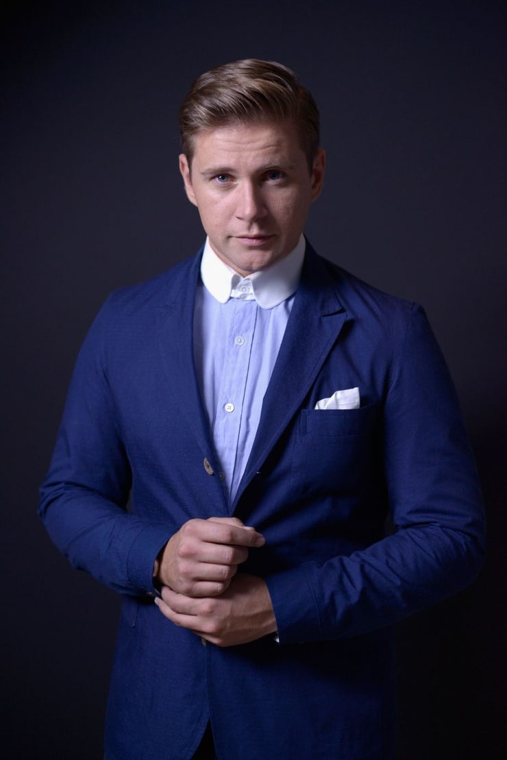 Allen Leech bellevue