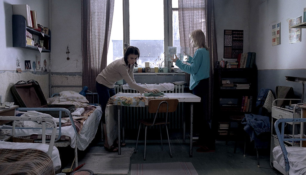 4 Months, 3 Weeks and 2 Days (2007) 4 Months, 3 Weeks and 2 Days (2007)