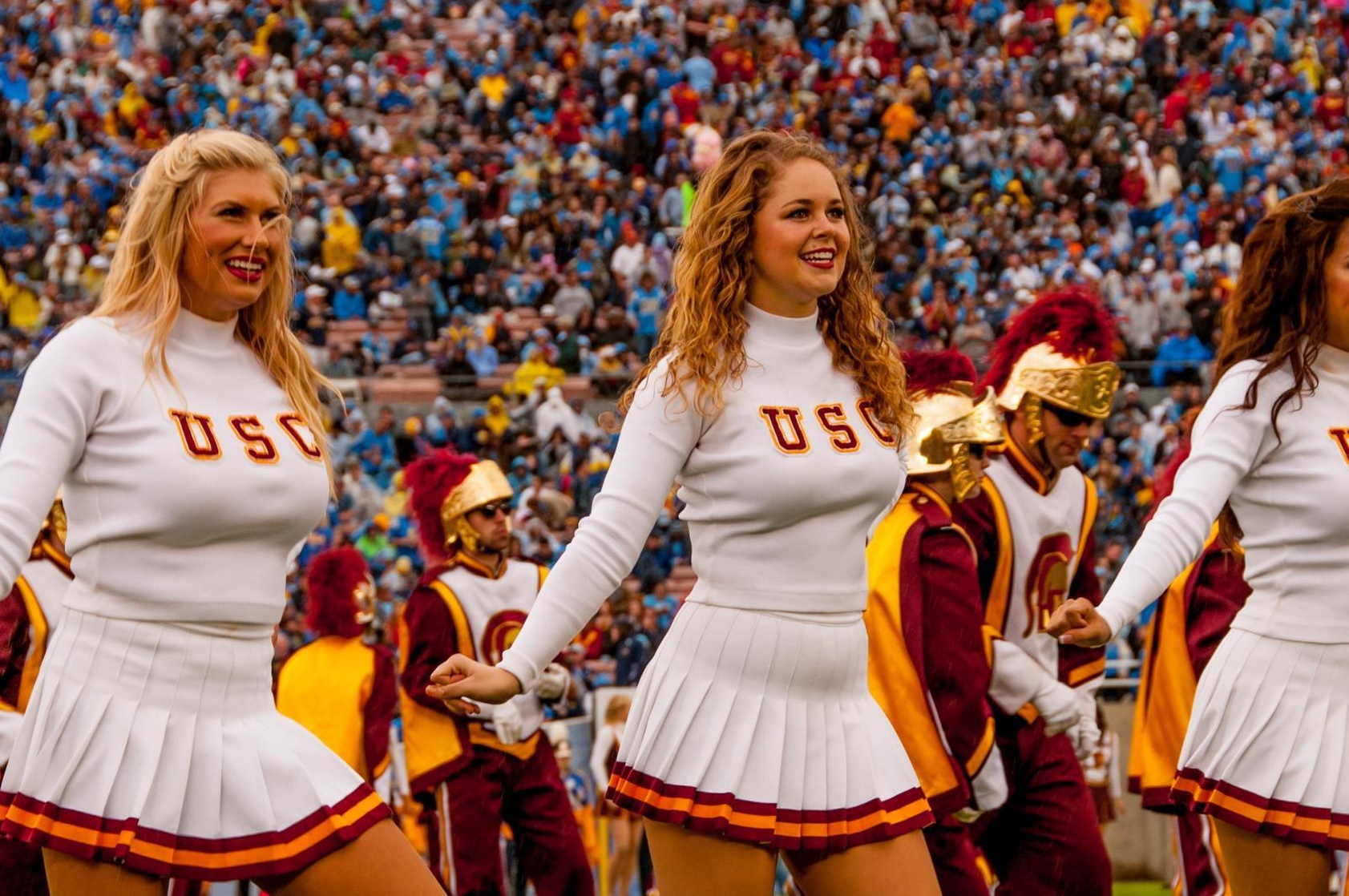 College Cheerleaders-Ooh La La!!