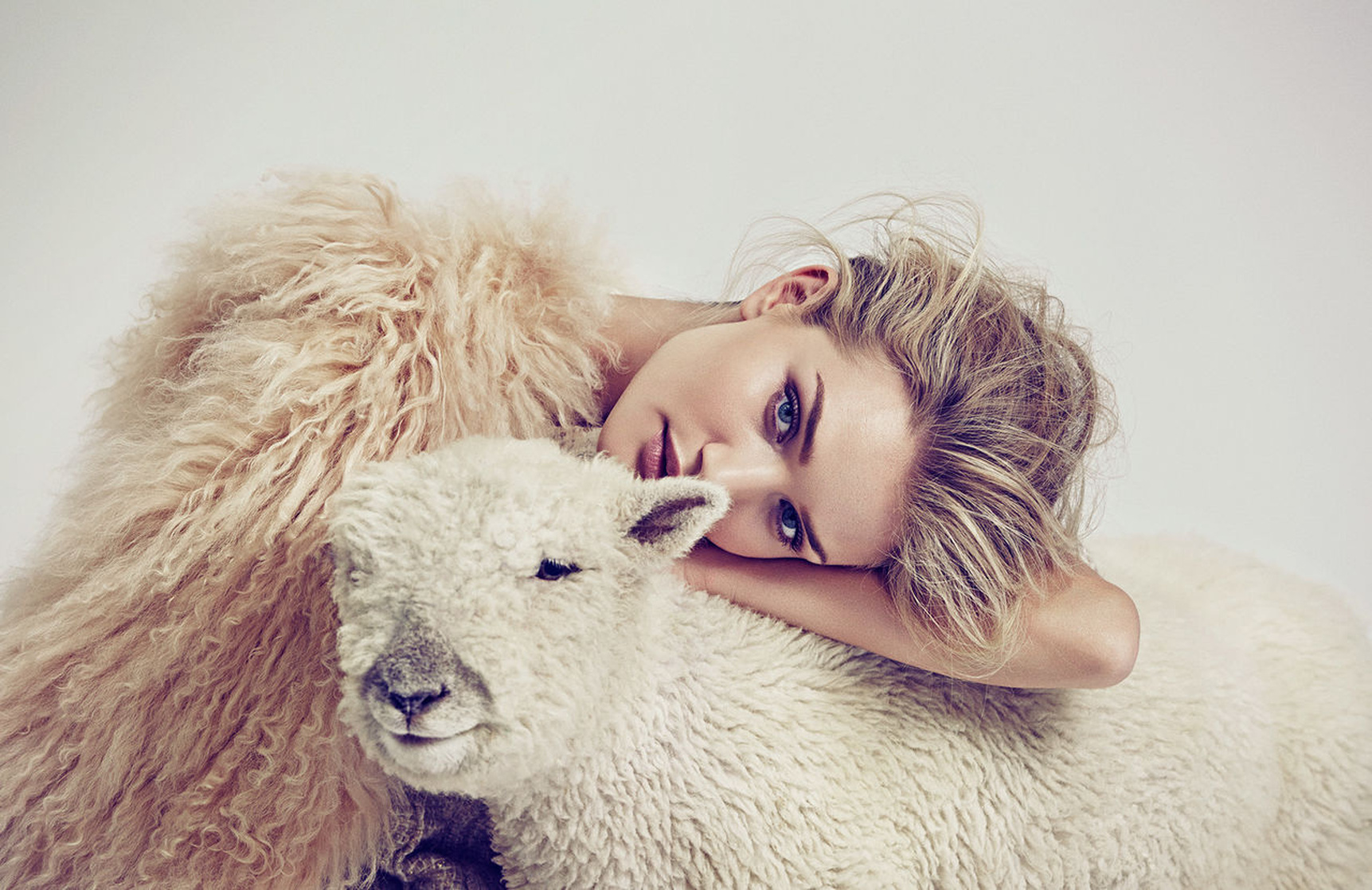 Rosie Huntington-Whiteley Rosie Huntington-Whiteley