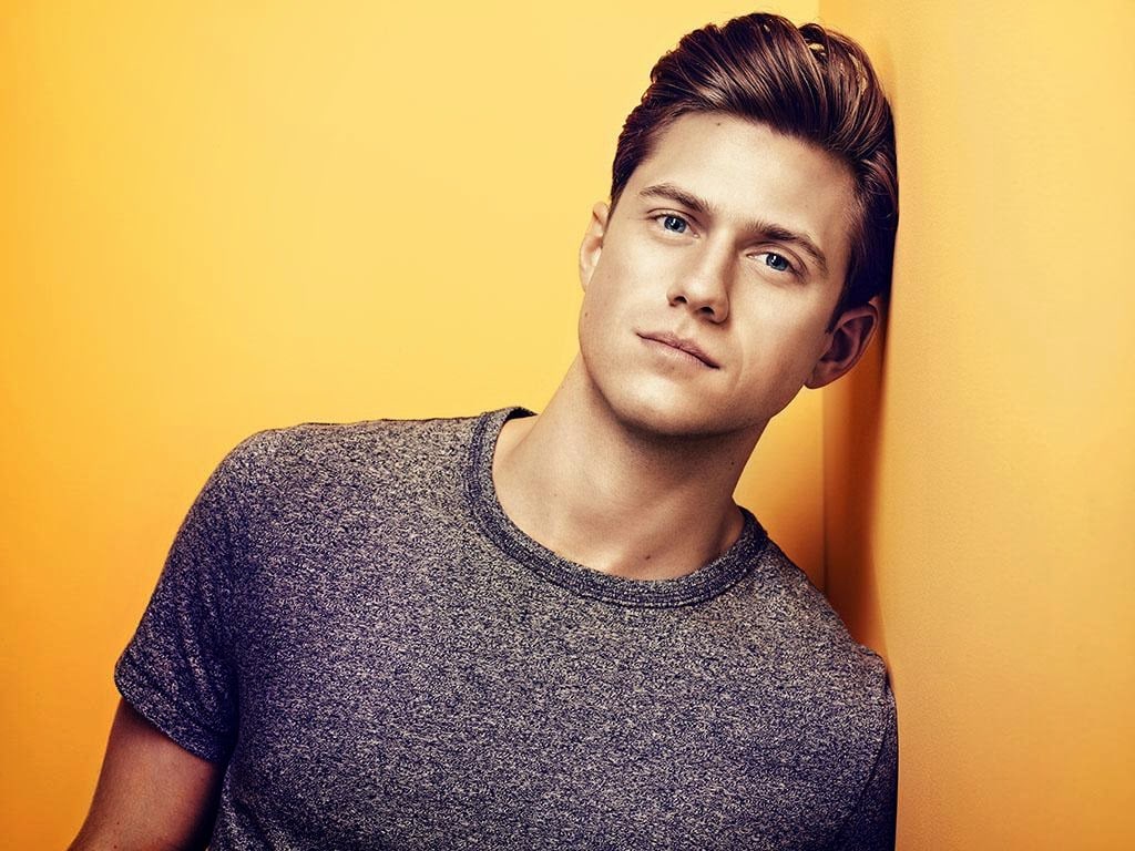 Aaron Tveit Aaron Tveit