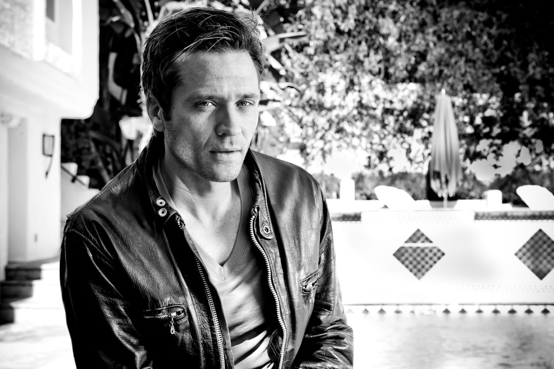 Seamus Dever