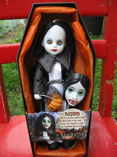 POUPÉE DE COLLECTION Living Dead Dolls : Penny variante (Resurrection V