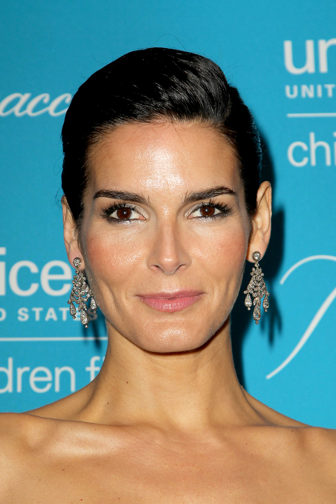 Angie Harmon