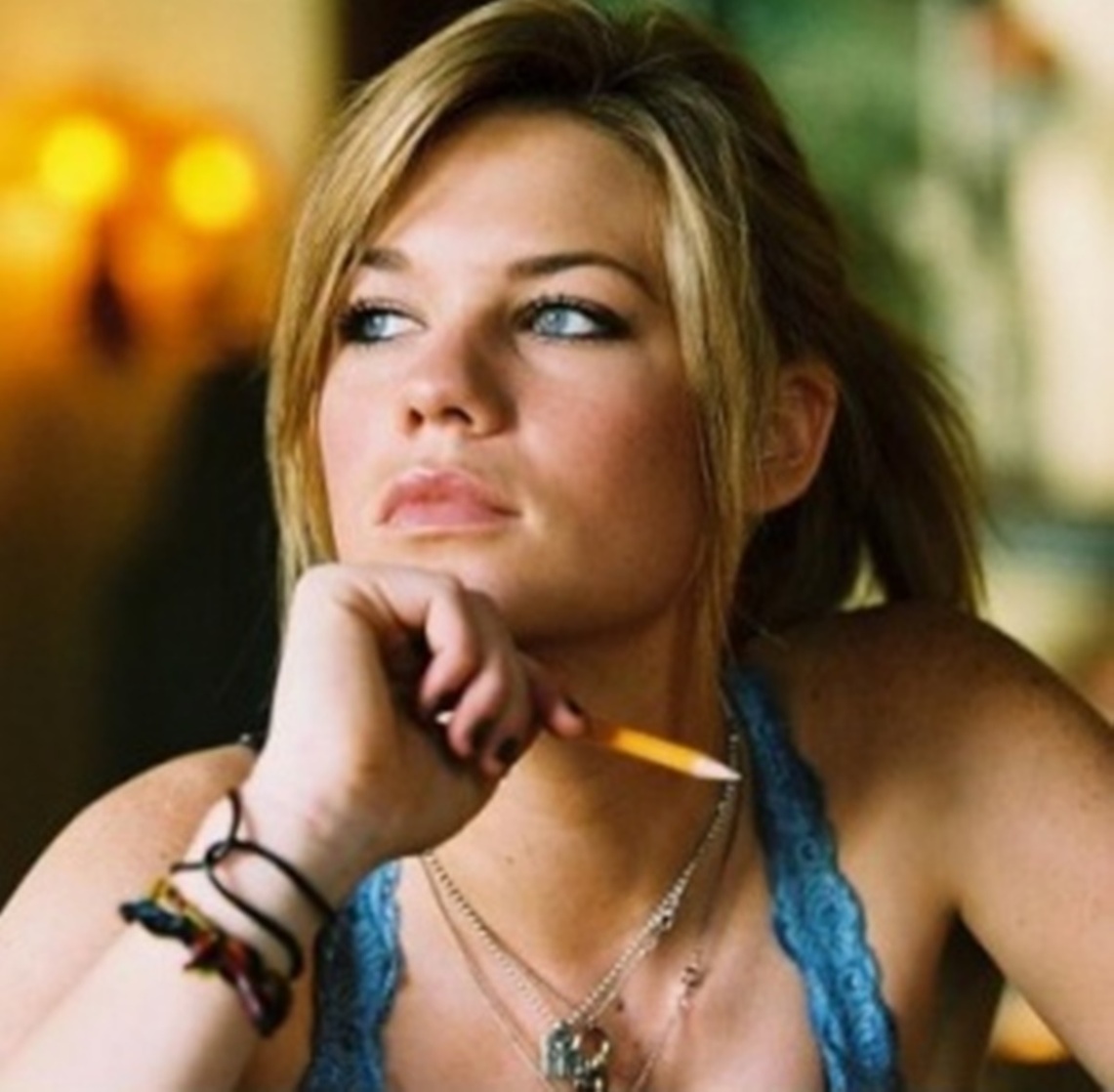Courtney Hope Courtney Hope