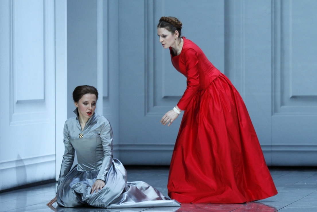 Olesya Golovneva, Regina Richter