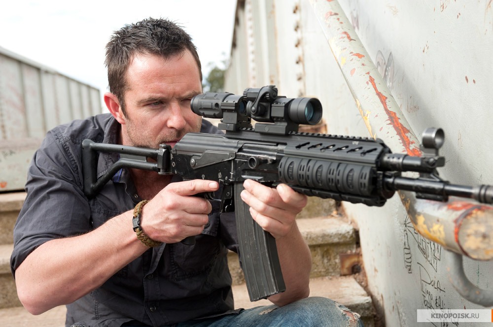 Sullivan Stapleton