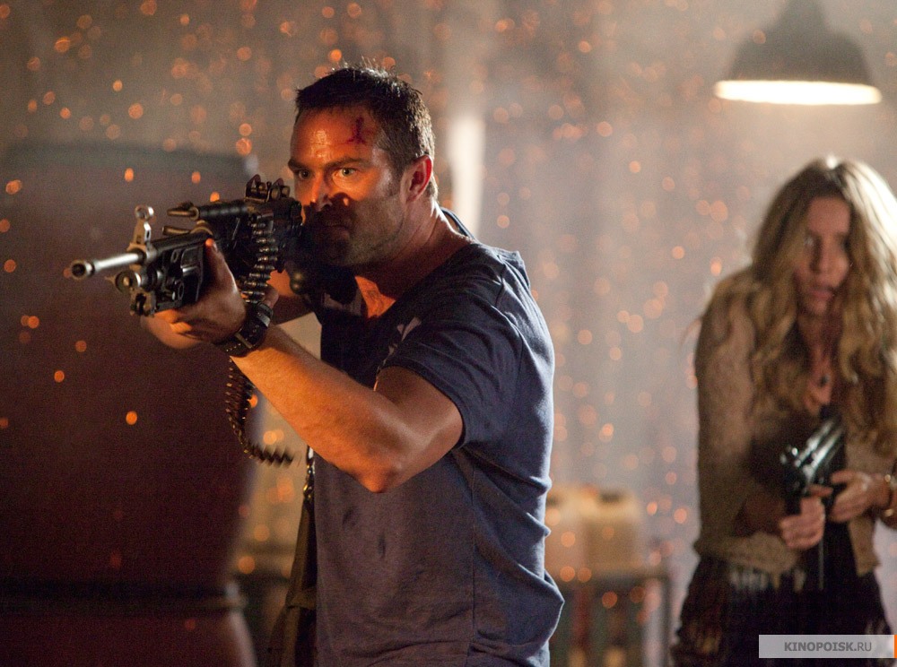 Sullivan Stapleton